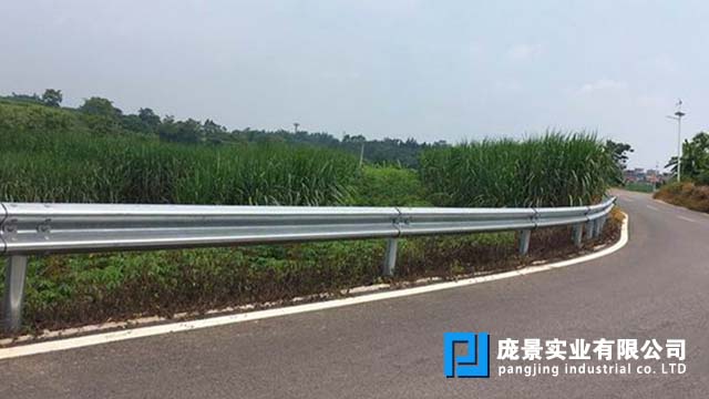 墟落公路护栏 (2).jpg